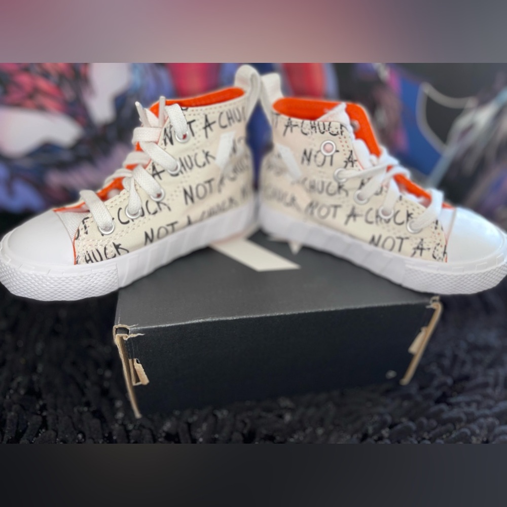 Converse - Picture 12 of 13